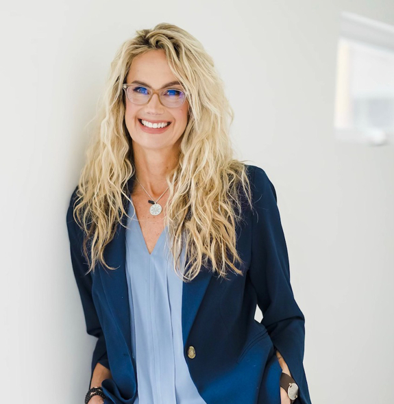 Bio Gretchen Schoenstein