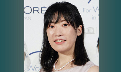 1-or-3RowPic Saori Sakaue